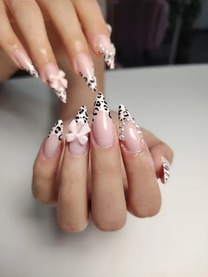Roza stiletto nohti z leopardjim vzorcem, 3D pentljo in biserčki